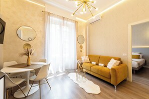 Dining - CENTRAL DISTRICT FLAT (Milano)