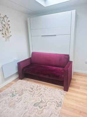 Cabin, 1 Bedroom | Interior - A Cozy Studio Apartment (Kilgobbin)