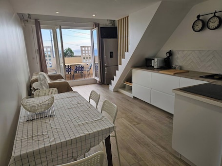 Dining. Sun – Terrace – 50m from the Beach – Hyères Vieux Salins