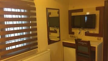 Quarto casal standard de uso individual, vista para a cidade | Parte interna