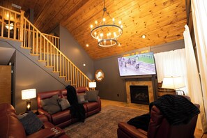 Interior - Lakefront, Minutes to distilleries, Hot Tub, Fishing, Game Room (Shelbyville)