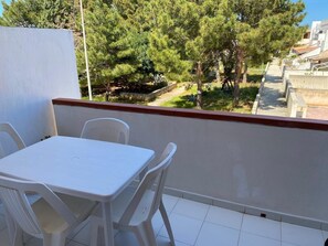 Outdoor dining - Apartment 'Casa Perla Blu' with Mountain View, Wi-Fi and Air Conditioning (San Vito Lo Capo)