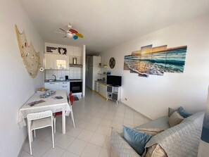 Living area - Apartment 'Casa Perla Blu' with Mountain View, Wi-Fi and Air Conditioning (San Vito Lo Capo)