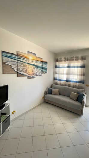 Living area - Apartment 'Casa Perla Blu' with Mountain View, Wi-Fi and Air Conditioning (San Vito Lo Capo)