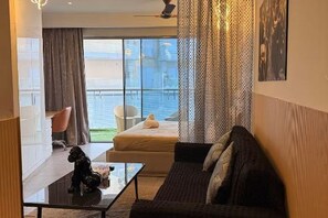 Interior - Disney Star Wars Accessible Apartment Near Parks (Orlando)