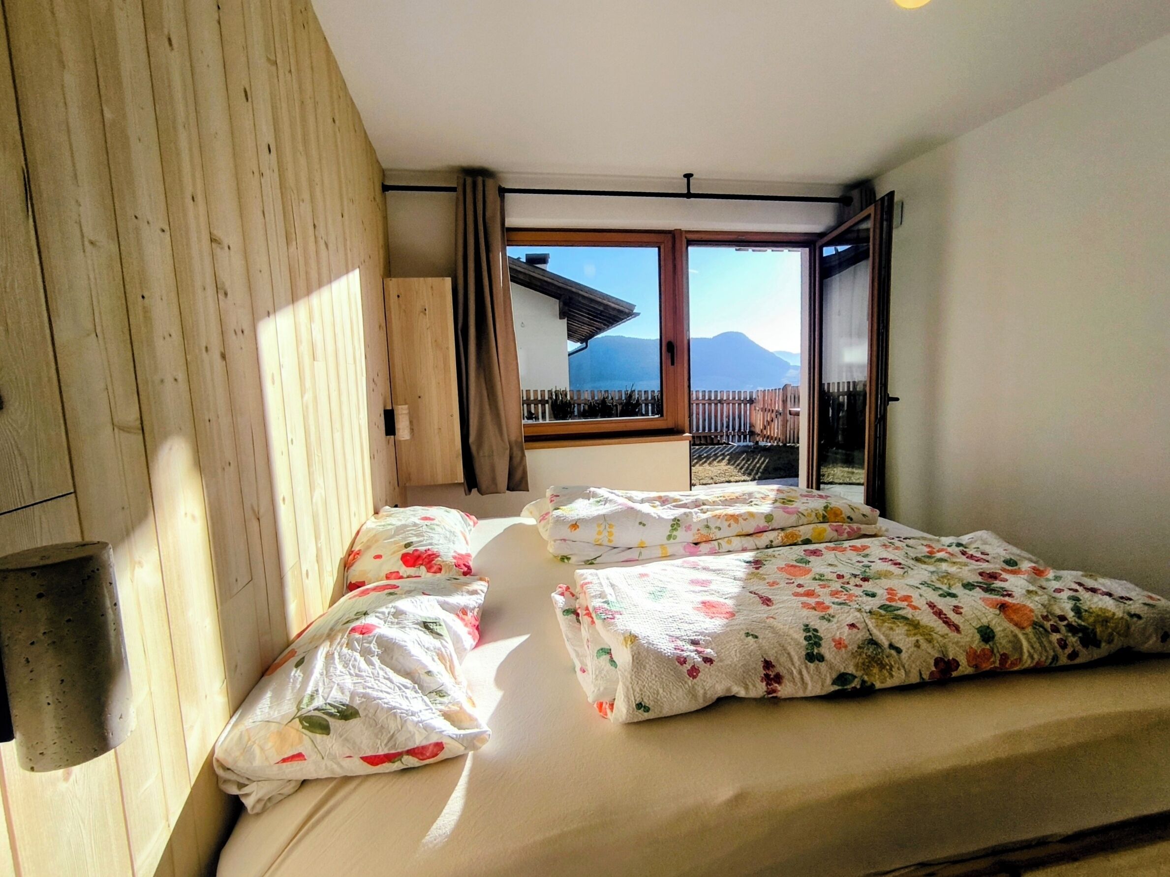 2 Schlafzimmer, Reisekinderbett, kostenloses WLAN, Bettwäsche