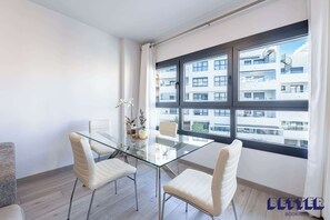 Dining - Casa Figaro - 2BR Pool Balcony w Playground (Estepona)