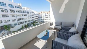 Property grounds - Casa Figaro - 2BR Pool Balcony w Playground (Estepona)