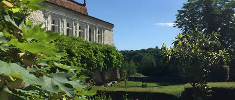 Enceinte de lâhĂ©bergement