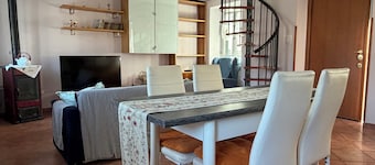 Casa dei Gufi - Two Bedroom House, Sleeps 3