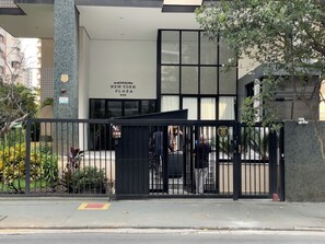 Exterior detail - New York Plaza (São Paulo)