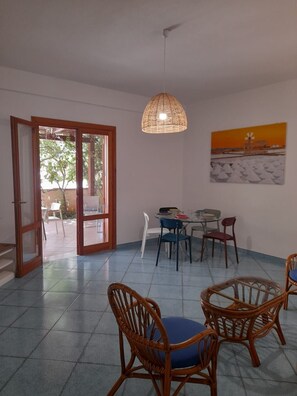 Dining - Villetta Glicine with Private Terrace, Garden and Air Conditioning in San Vito Lo Capo (San Vito Lo Capo)