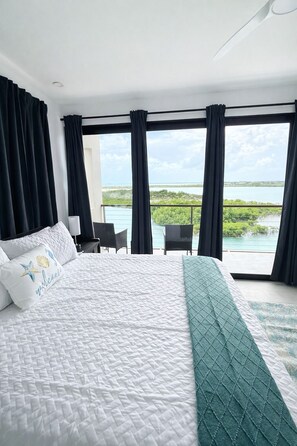 2 bedrooms, iron/ironing board, travel cot, free WiFi - Turquoise Panoramic Views Villa 2 (Providenciales)