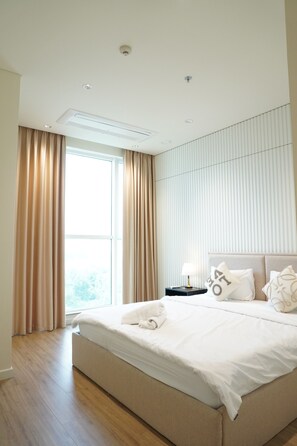 Deluxe appartement, 2 slaapkamers, toegang tot zwembad, uitzicht op stad | Kameruitzicht