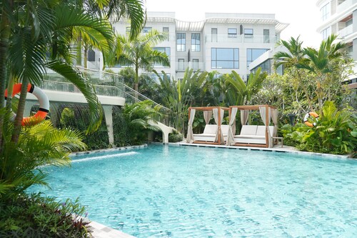 Nice Apartments at Thu Thiem Ziet River