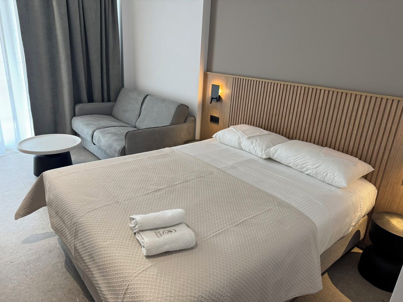 Deluxe Double Room, Balcony | Minibar, iron/ironing board, free WiFi, bed sheets