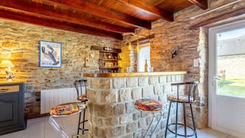 Bar (en la propiedad)