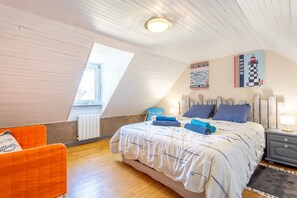 WiFi, bed sheets - Holiday Home “Ty Béchal - Spa - Garden” with Private Terrace, Garden & Wi-Fi (Peumerit)