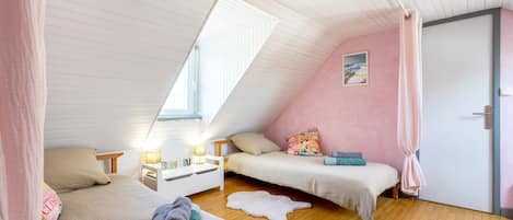 WiFi, bed sheets