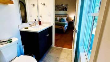 Dusche, Haartrockner, Shampoo