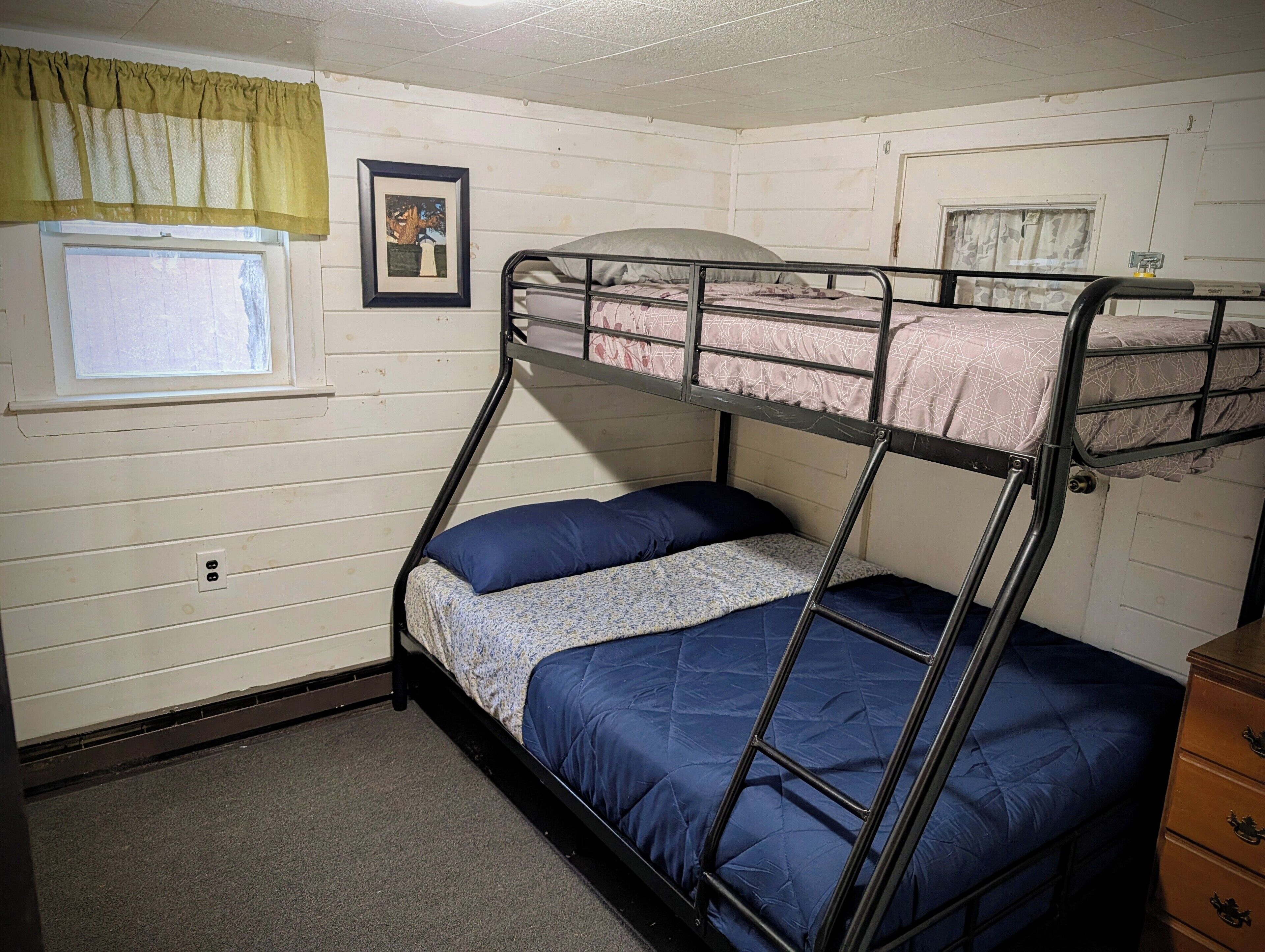 2 Schlafzimmer, Schreibtisch, Bügeleisen/Bügelbrett, kostenloses WLAN