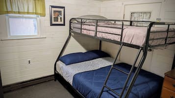 2 Schlafzimmer, Schreibtisch, Bügeleisen/Bügelbrett, kostenloses WLAN