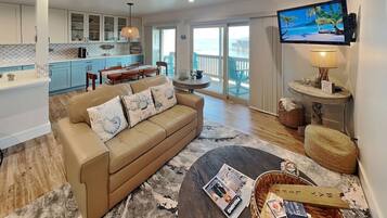 Condo (3 Bedrooms) | Property amenity