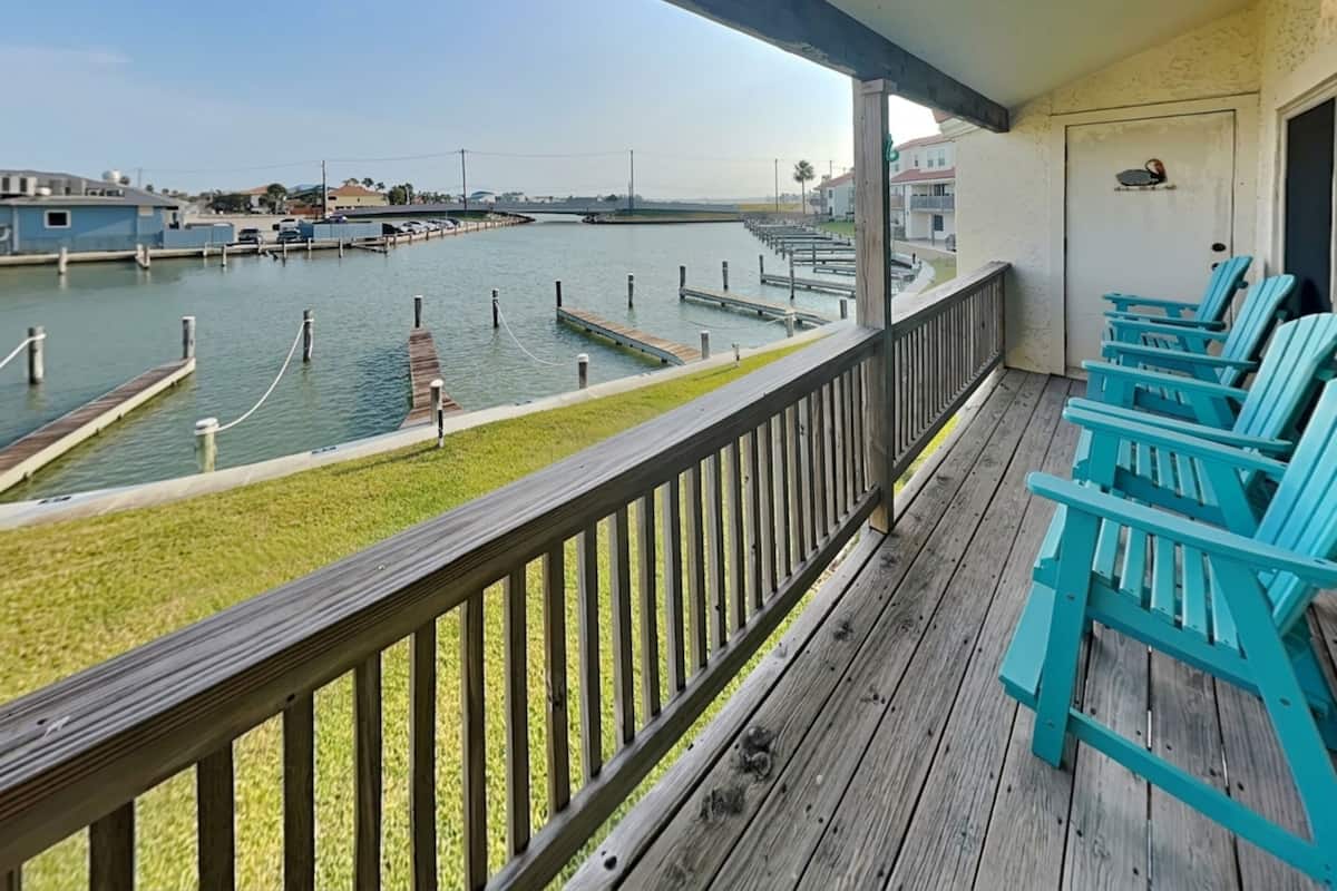 コンドミニアム (3 Bedrooms) | 施設の正面