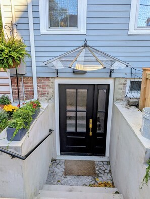 Exterior detail - Gorgeous studio with AC in Cambridge Great Location (Cambridge)