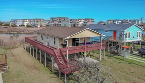 Exterior - Painkiller: Sip Back & Relax (Surf City)