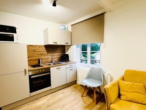 Private kitchen - Beach access apartment, cliffs 200m away (Étretat)