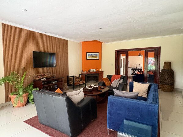 สตูดิโอ, พร้อมสิ่งอำนวยความสะดวกสำหรับผู้พิการ