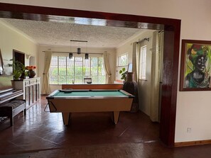 สตูดิโอ, พร้อมสิ่งอำนวยความสะดวกสำหรับผู้พิการ