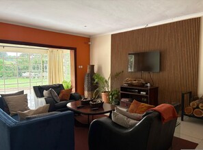 สตูดิโอ, พร้อมสิ่งอำนวยความสะดวกสำหรับผู้พิการ