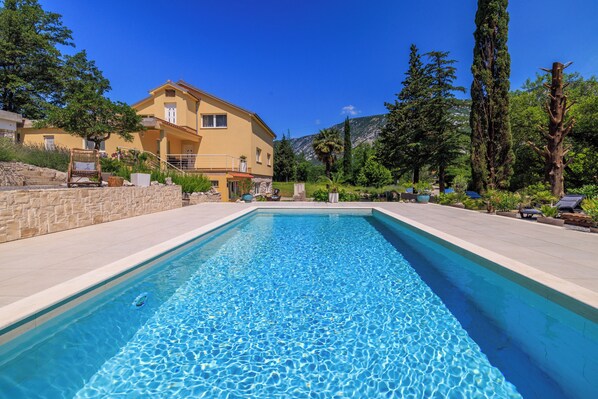 Pool - Vacation apartment for up to 6 people with pool and idyllic location (Tribalj)