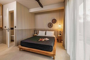 Tabla de planchar con plancha, wifi gratis y ropa de cama 