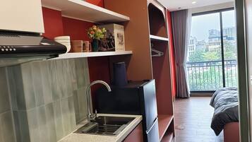 Standard Studio, City View | Private kitchen