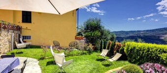 Cozy apartment "La Piazzetta"  in a building with a garden and swimming pool.