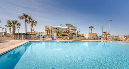 Classic 1BR Suite w/ Kitchen | Pools, Golf & Beach