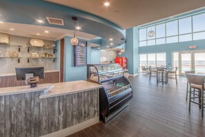 Dining - Classic 1BR Suite w/ Kitchen | Pools, Golf & Beach (Galveston)