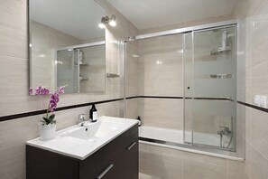 Hair dryer, towels, soap, toilet paper - Albaida Sun Terrace (El Morche)