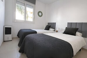 Iron/ironing board, WiFi, bed sheets - Albaida Sun Terrace (El Morche)