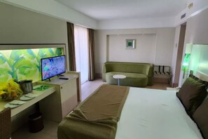 Kahden hengen standard-huone (yksi tai kaksi sänkyä), parveke