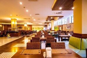 Bar (on property) - Ambassador Plaza Hotel (Kemer)