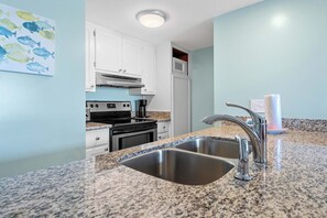 Fridge, microwave, oven, stovetop - ☀️🌴Studio w/ Balcony | Walk to Beach | 2 Community Pools | Sugar Beach 179 (Orange Beach)