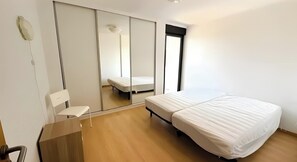 Room - Apartment 'Summer Place' with Balcony and Wi-Fi (Monte Gordo)