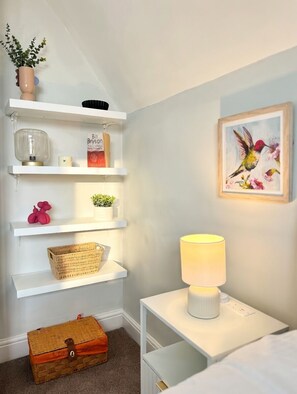 Interior - Spacious 5 Br House, Sleeps 10, with Games Room, Gated Parking and Large Garden (Mapperley)