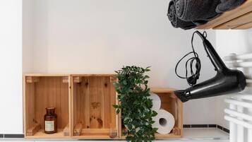 Apartment, 1 Bedroom, Balcony, Mountain View | Interior