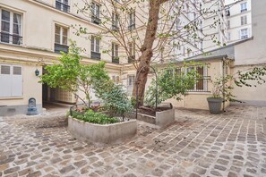 Exterior - Lovely apartment Montmartre - Center of Paris (Paris)