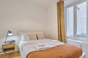 Iron/ironing board, WiFi, bed sheets - Lovely apartment Montmartre - Center of Paris (Paris)